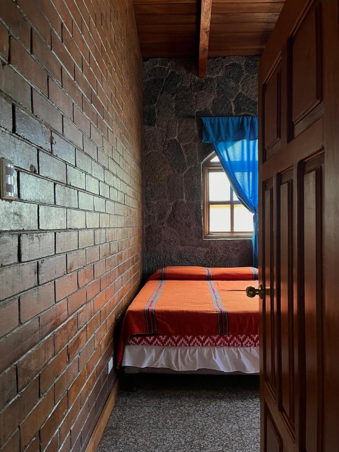 Casa Qatzij - Guest House, Lake Atitlan San Lucas Toliman Exterior photo